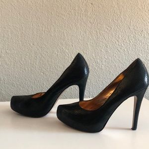 ✨ BCBG high heels ✨